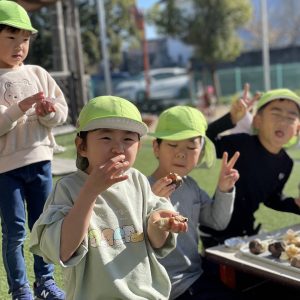 青空の下☆焼き芋・白菜の収穫　～以上児組～（うめ・さくら・もも組）