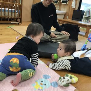 ベビーマッサージ　フレンズデー